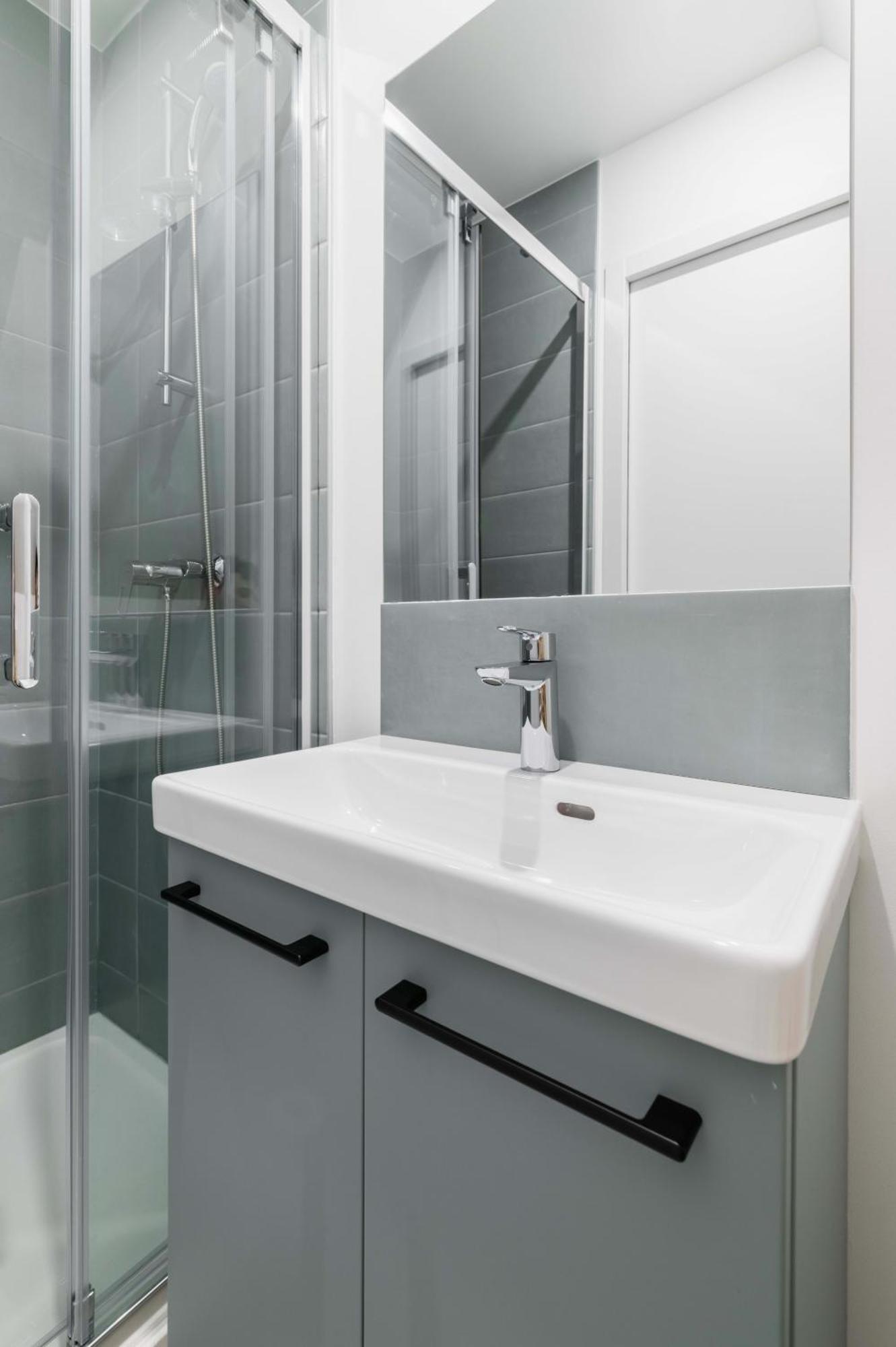 Apartamento 2 Pieces Refait A Neuf Dernier Etage - Paris 19 - 4P - Flat-Guest Exterior foto
